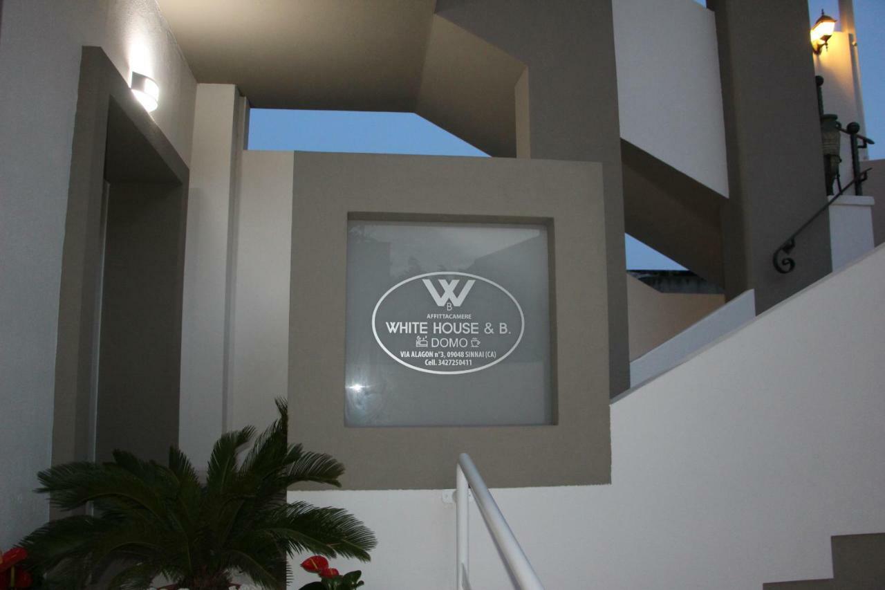 White House & B. Hotel Sinnai Exterior photo